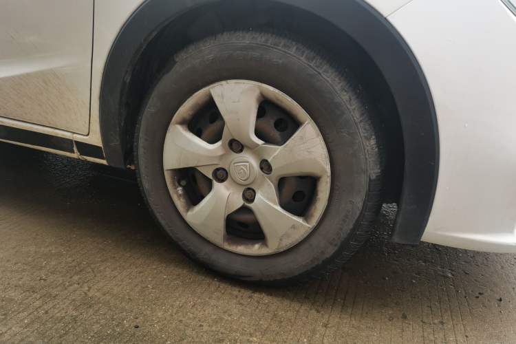 Used Baojun 310 2016 1.2L manual Comfort trim level Right Front Wheel Hub