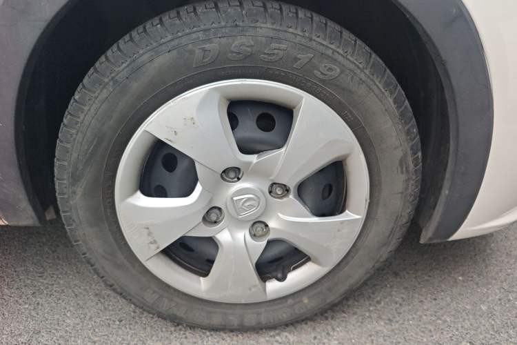 Used Baojun 310 2016 1.2L manual Comfort trim level Right Front Wheel Hub