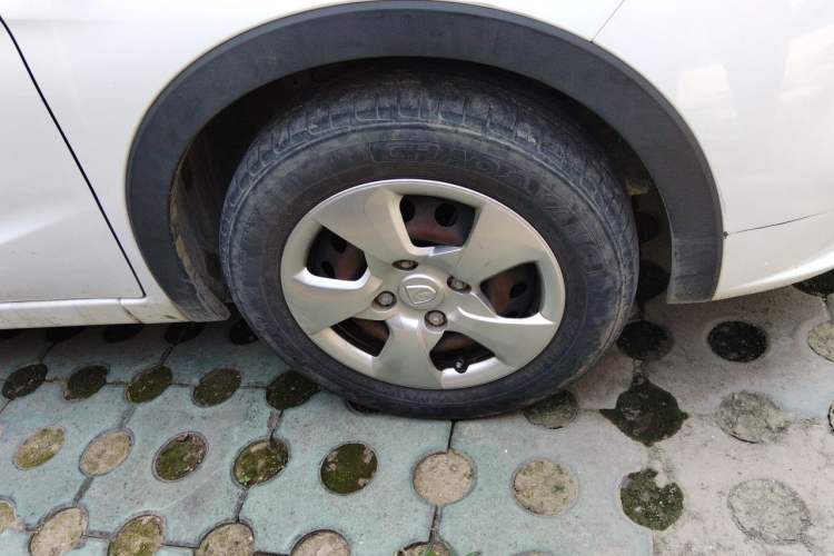 Used Baojun 310 2016 1.2L manual Comfort trim level Right Front Wheel Hub