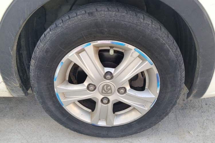 Used Baojun 310 2016 1.2L Manual Luxury Model Right Front Wheel Hub