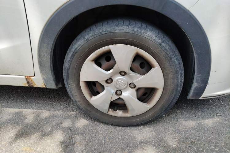 Used Baojun 310 2016 1.2L manual Comfort trim level Right Front Wheel Hub