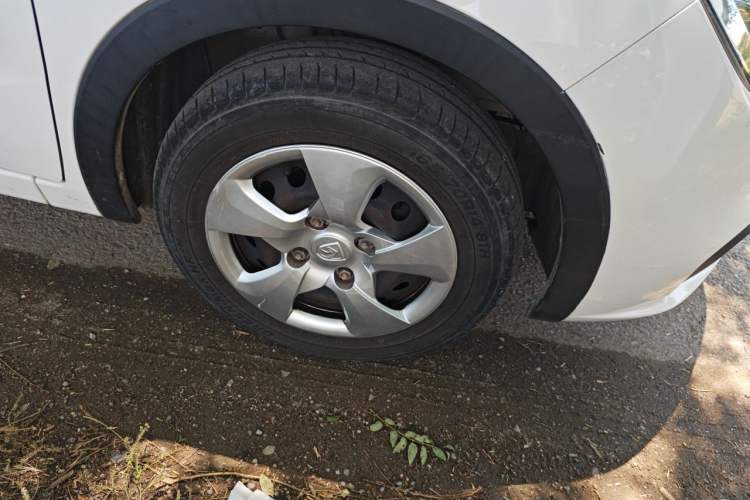 Used Baojun 310 2016 1.2L manual Comfort trim level Right Front Wheel Hub