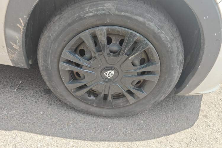 Used Baojun 310 2016 1.2L manual Comfort trim level Right Front Wheel Hub