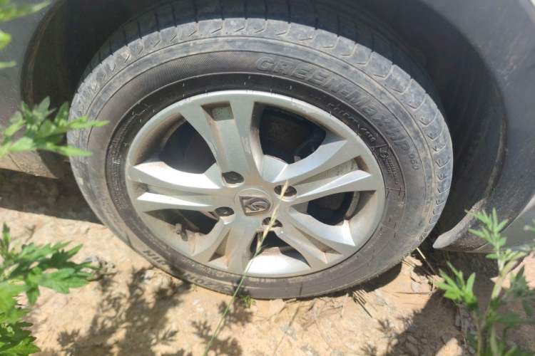 Used Baojun 310 2016 1.2L manual Comfort trim level Right Front Wheel Hub