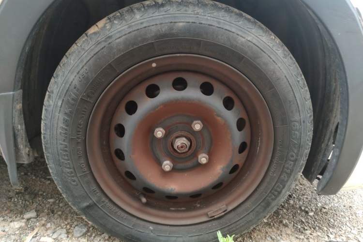 Used Baojun 310 2016 1.2L manual Comfort trim level Right Front Wheel Hub