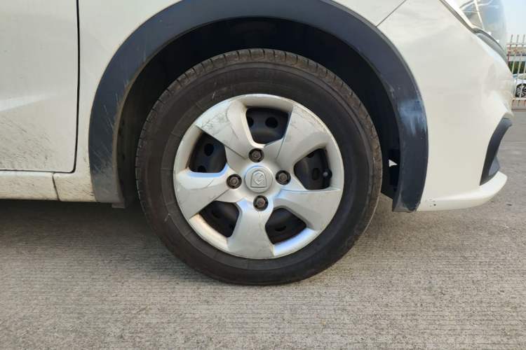 Used Baojun 310 2016 1.2L Manual Value Edition Right Front Wheel Hub