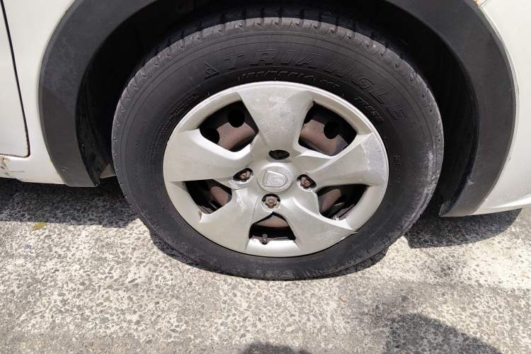 Used Baojun 310 2016 1.2L manual Comfort trim level Right Front Wheel Hub