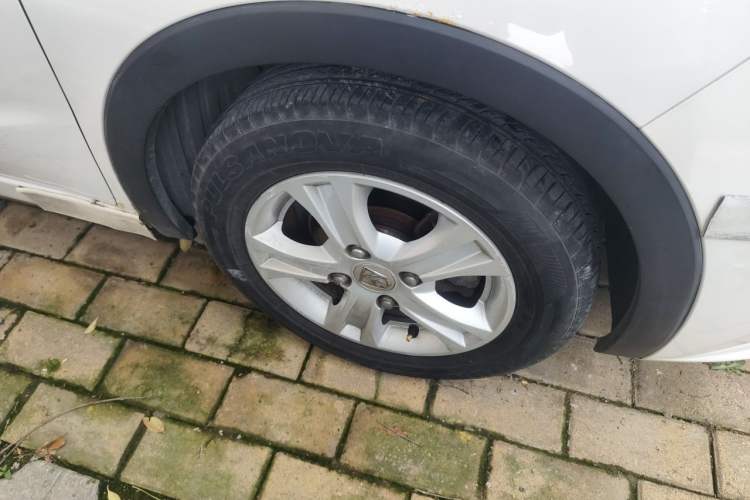 Used Baojun 310 2016 1.2L Manual Fashionable Edition Right Front Wheel Hub