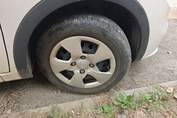 Used Baojun 310 2016 1.2L Manual Value Edition Right Front Wheel Hub