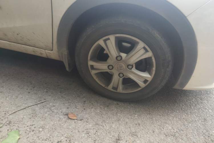Used Baojun 310 2016 1.2L Manual Luxury Model Right Front Wheel Hub