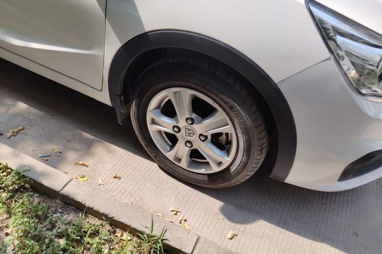 Used Baojun 310 2016 1.2L Manual Luxury Model Right Front Wheel Hub