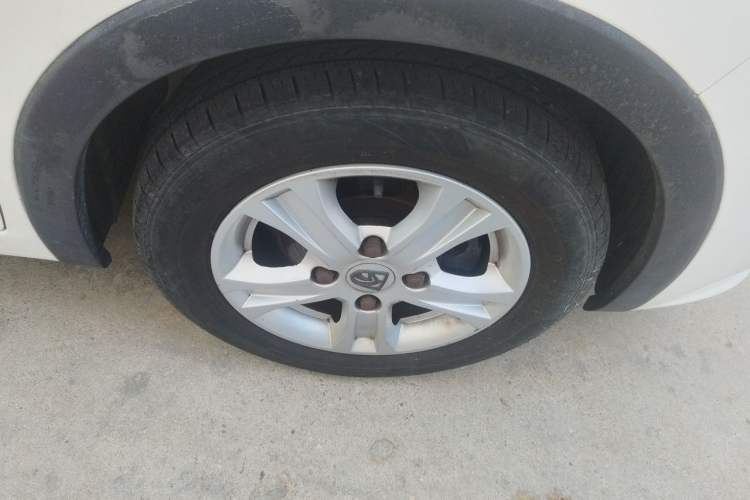 Used Baojun 310 2016 1.2L Manual Luxury Model Right Front Wheel Hub