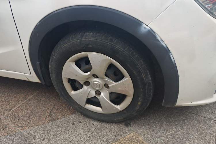 Used Baojun 310 2016 1.2L manual Comfort trim level Right Front Wheel Hub