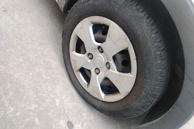 Used Baojun 310 2016 1.2L manual Comfort trim level Right Front Wheel Hub