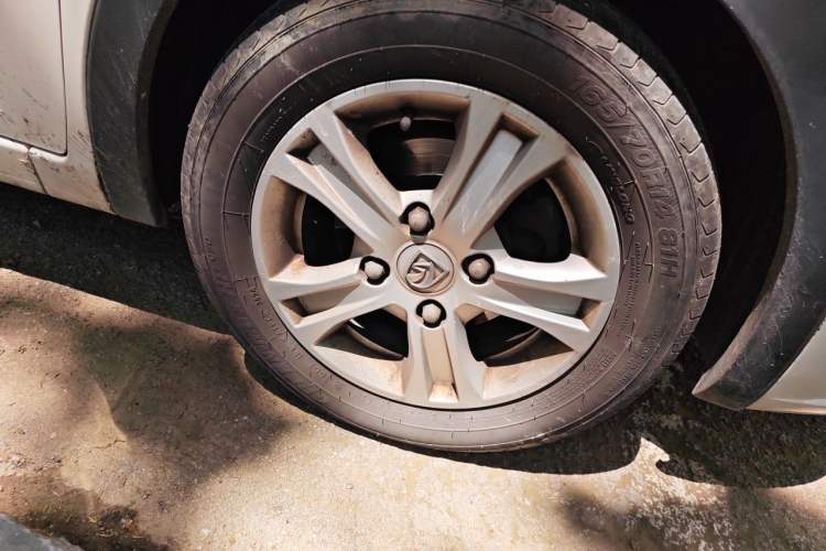 Used Baojun 310 2016 1.2L Manual Luxury Model Right Front Wheel Hub
