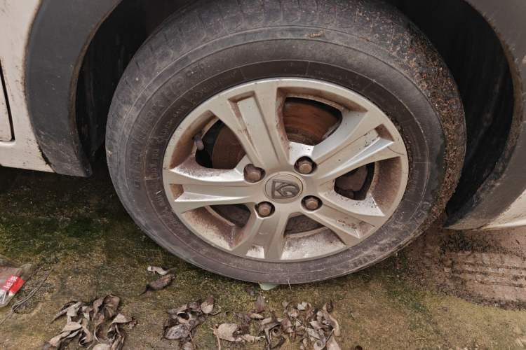 Used Baojun 310 2016 1.2L manual Comfort trim level Right Front Wheel Hub