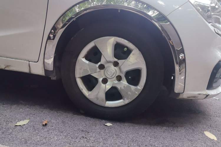 Used Baojun 310 2016 1.2L manual Comfort trim level Right Front Wheel Hub