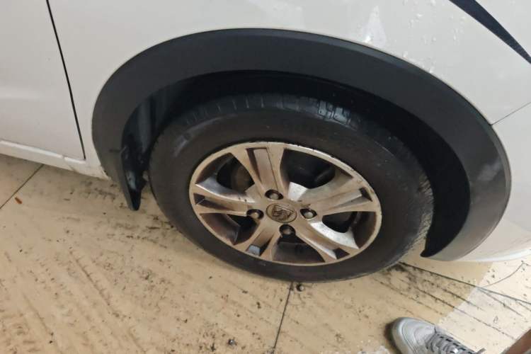 Used Baojun 310 2016 1.2L Manual Luxury Model Right Front Wheel Hub