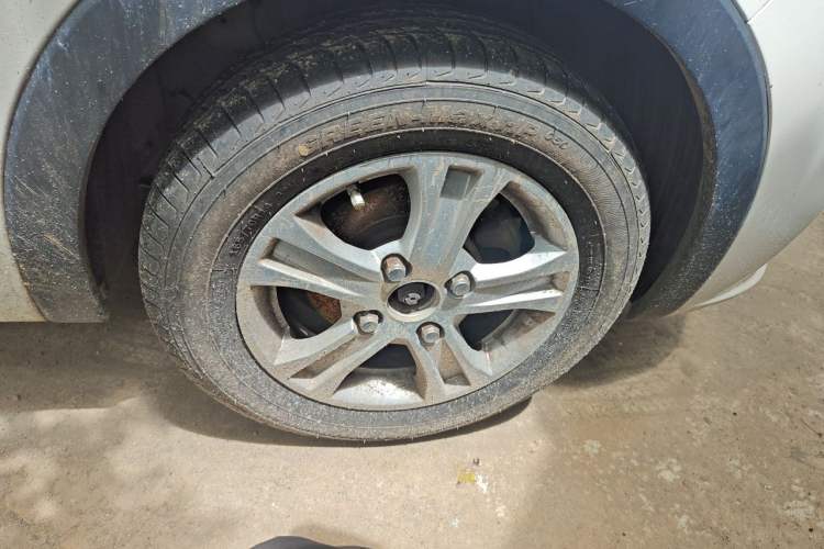 Used Baojun 310 2016 1.2L manual Comfort trim level Right Front Wheel Hub