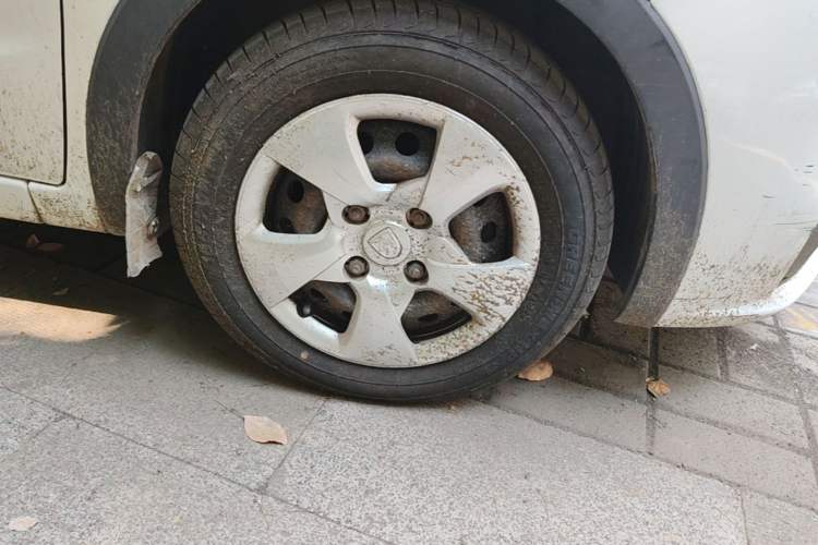 Used Baojun 310 2016 1.2L manual Comfort trim level Right Front Wheel Hub