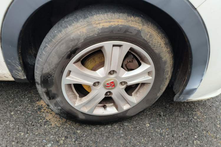 Used Baojun 310 2016 1.2L Manual Value Edition Right Front Wheel Hub