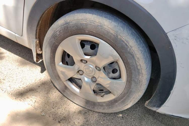 Used Baojun 310 2016 1.2L manual Comfort trim level Right Front Wheel Hub
