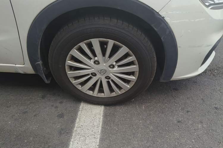 Used Baojun 310 2016 1.2L manual Comfort trim level Right Front Wheel Hub