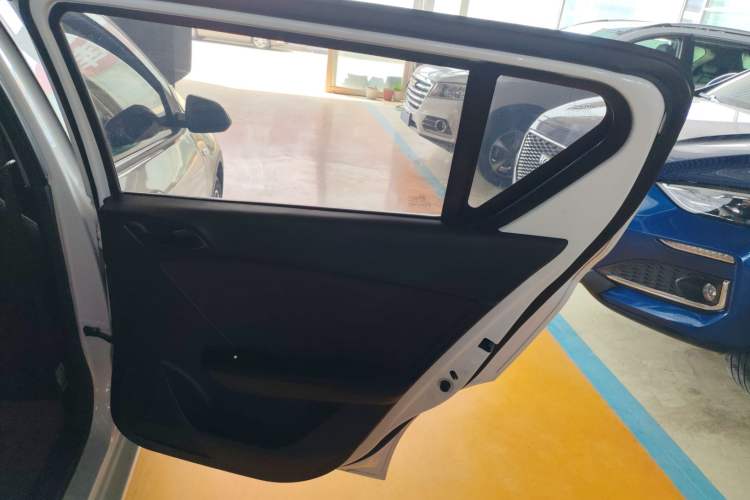 Used Baojun 310 2016 1.2L manual Comfort trim level Right Rear Door Interior
