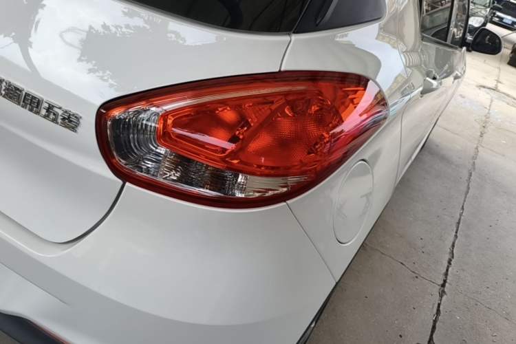 Used Baojun 310 2016 1.2L manual Comfort trim level Right Rear Taillight