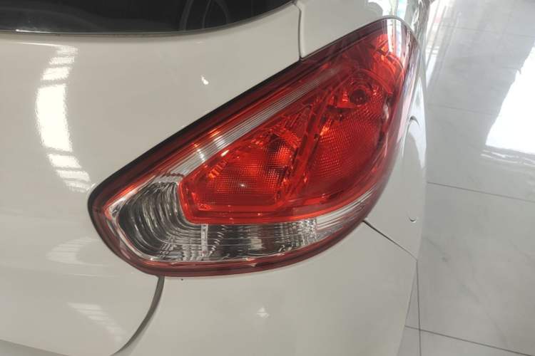 Used Baojun 310 2016 1.2L manual Comfort trim level Right Rear Taillight