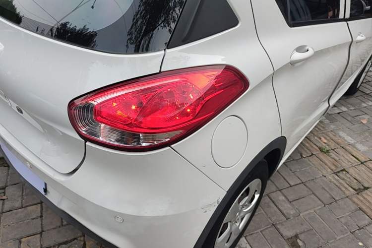 Used Baojun 310 2016 1.2L manual Comfort trim level Right Rear Taillight