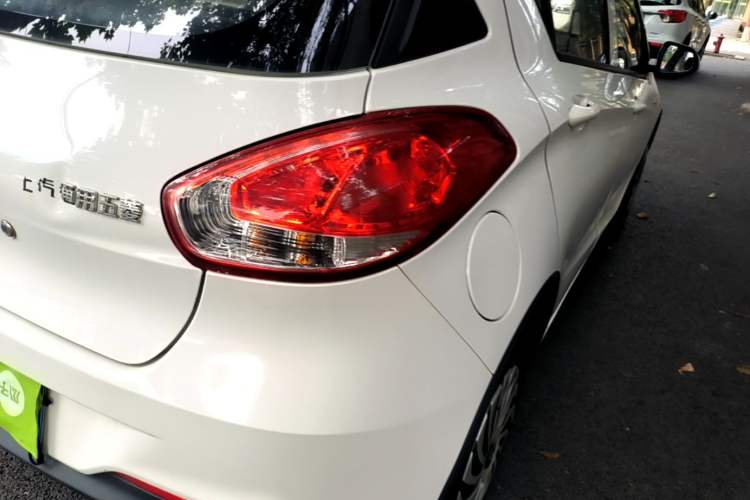 Used Baojun 310 2016 1.2L manual Comfort trim level Right Rear Taillight