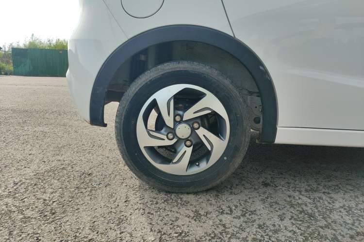 Used Baojun 310 2016 1.2L manual Comfort trim level Right Rear Wheel Hub