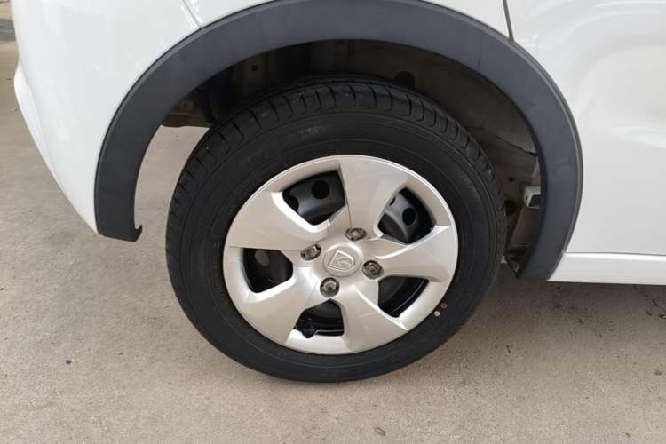 Used Baojun 310 2016 1.2L manual Comfort trim level Right Rear Wheel Hub