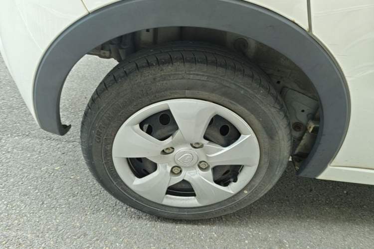 Used Baojun 310 2016 1.2L Manual Value Edition Right Rear Wheel Hub