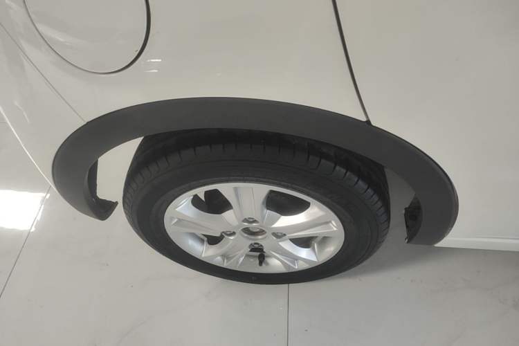 Used Baojun 310 2016 1.2L manual Comfort trim level Right Rear Wheel Hub