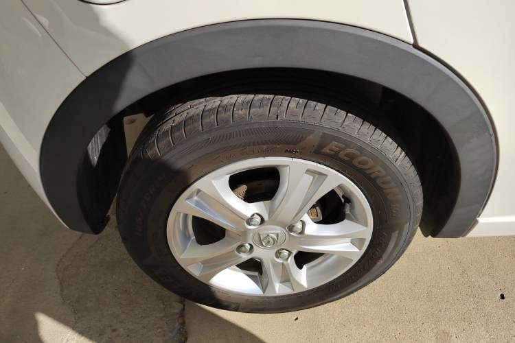 Used Baojun 310 2016 1.2L Manual Luxury Model Right Rear Wheel Hub
