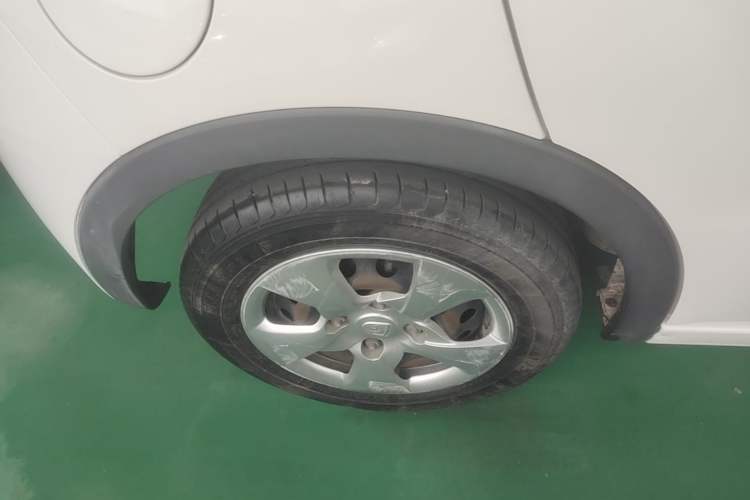 Used Baojun 310 2016 1.2L manual Comfort trim level Right Rear Wheel Hub