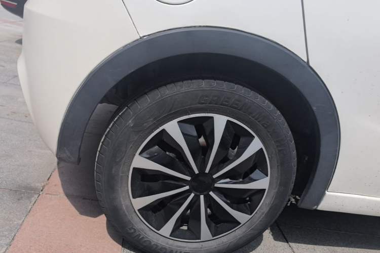 Used Baojun 310 2016 1.2L manual Comfort trim level Right Rear Wheel Hub
