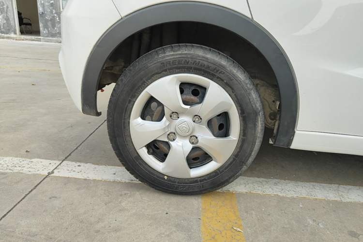 Used Baojun 310 2016 1.2L manual Comfort trim level Right Rear Wheel Hub