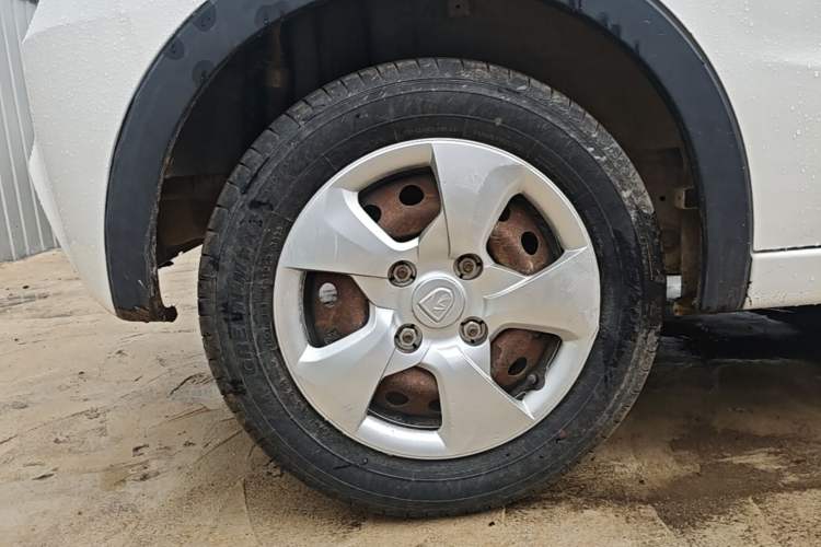 Used Baojun 310 2016 1.2L manual Comfort trim level Right Rear Wheel Hub