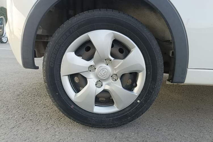 Used Baojun 310 2016 1.2L manual Comfort trim level Right Rear Wheel Hub