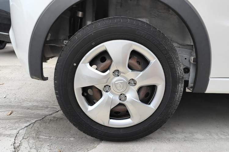 Used Baojun 310 2016 1.2L manual Comfort trim level Right Rear Wheel Hub