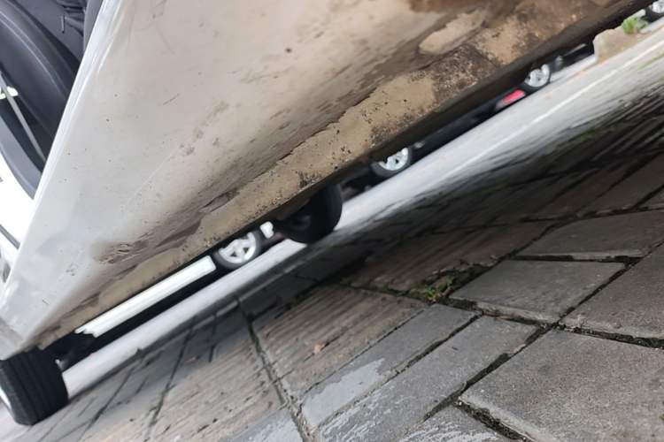 Used Baojun 310 2016 1.2L manual Comfort trim level Right Side Sill