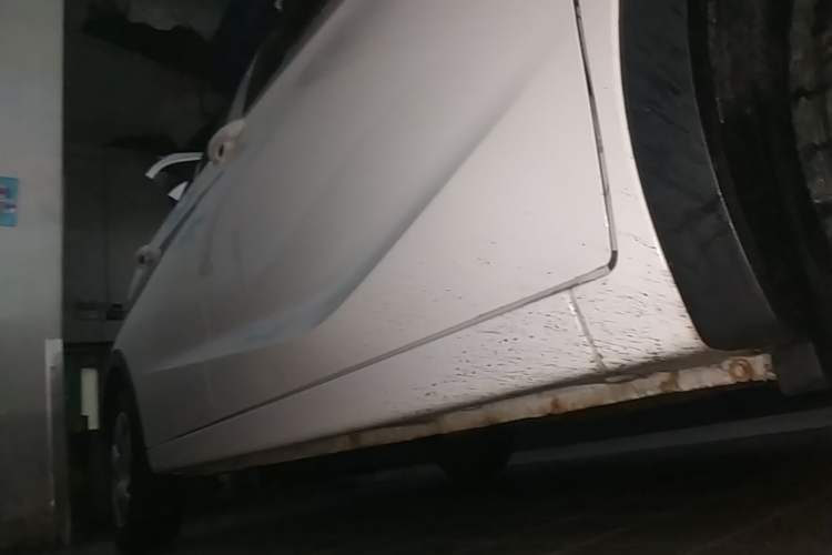 Used Baojun 310 2016 1.2L manual Comfort trim level Right Side Sill