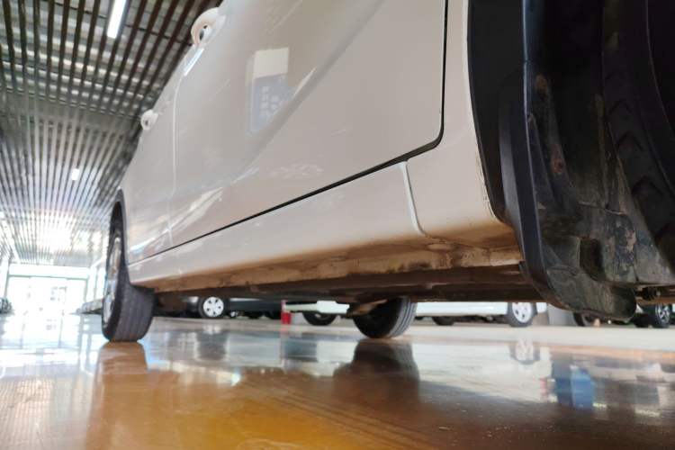 Used Baojun 310 2016 1.2L manual Comfort trim level Right Side Sill