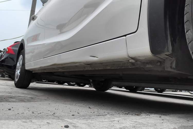 Used Baojun 310 2016 1.2L manual Comfort trim level Right Side Sill