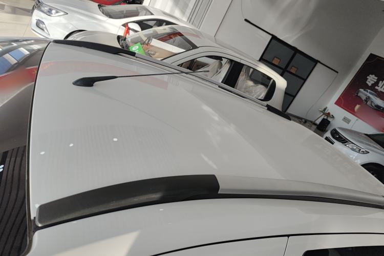 Used Baojun 310 2016 1.2L manual Comfort trim level Roof