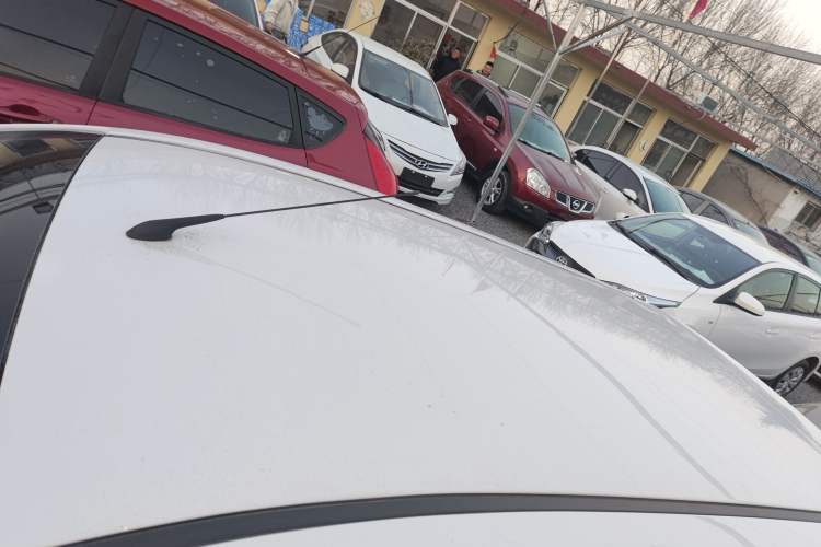 Used Baojun 310 2016 1.2L manual Comfort trim level Roof