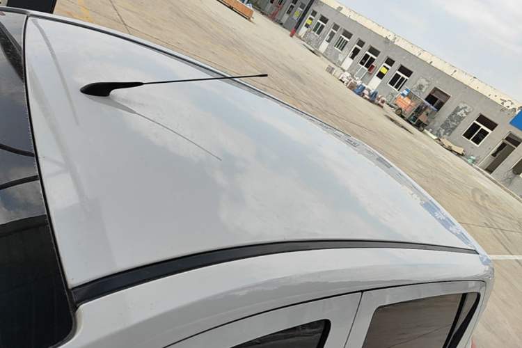 Used Baojun 310 2016 1.2L manual Comfort trim level Roof
